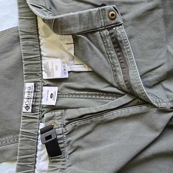 Columbia Olive Green Chinos Relaxed Fit Everyday / Work Wear Men's Size L - Picture 7 of 7